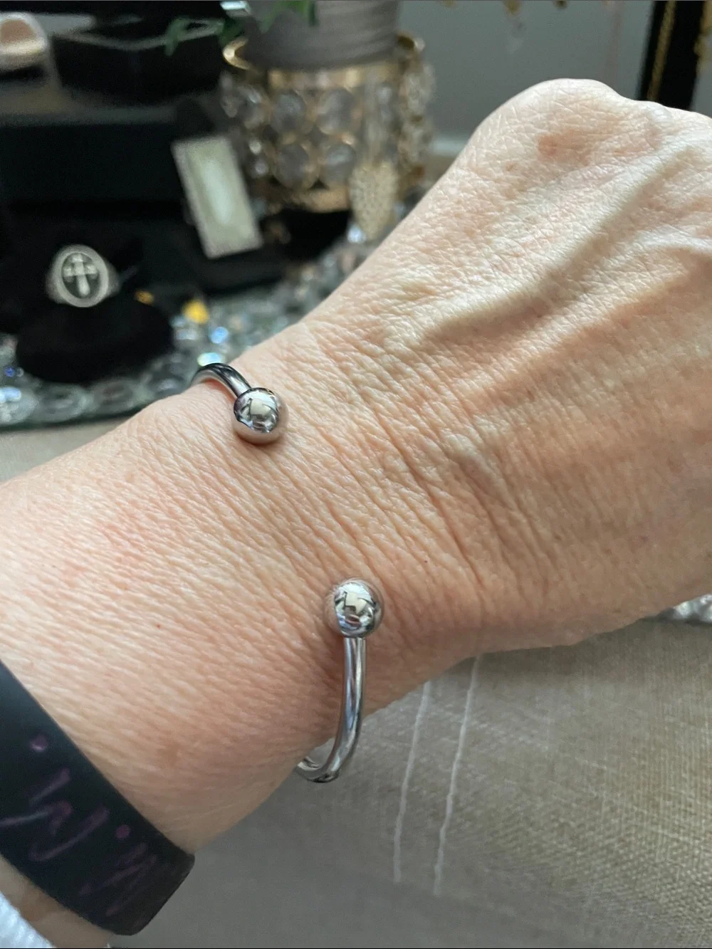 ✨Silvertone Open Cuff Bracelet with Polished Ball Ends✨NEW